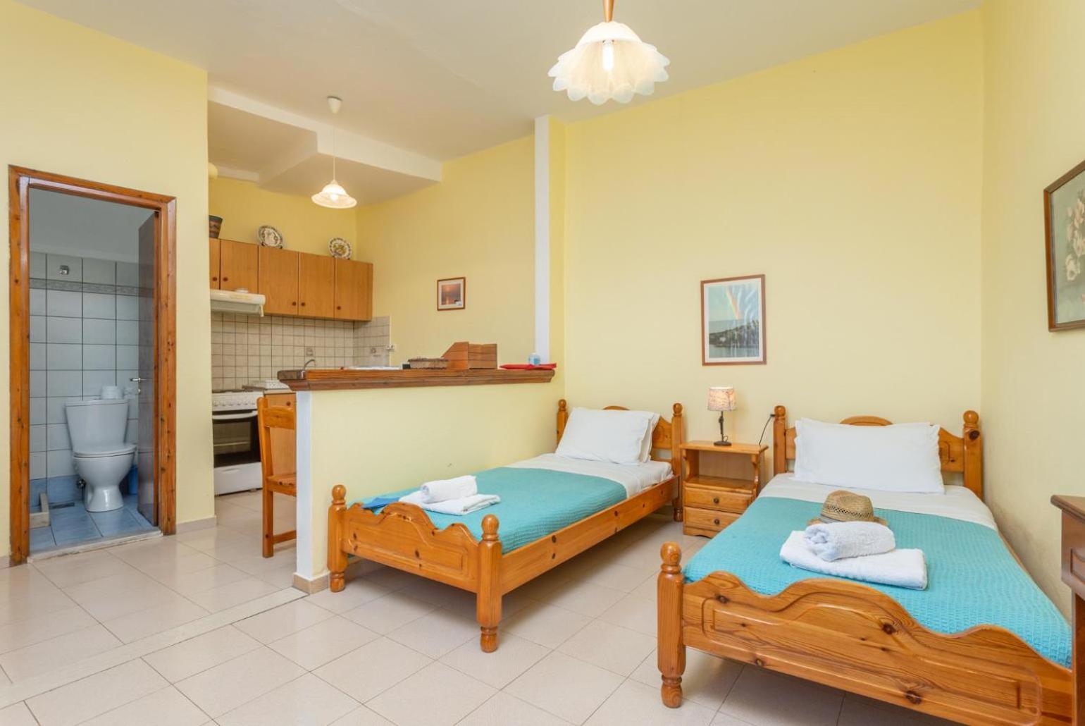 Dolphin Studio Apartment Tranakatika Exterior foto