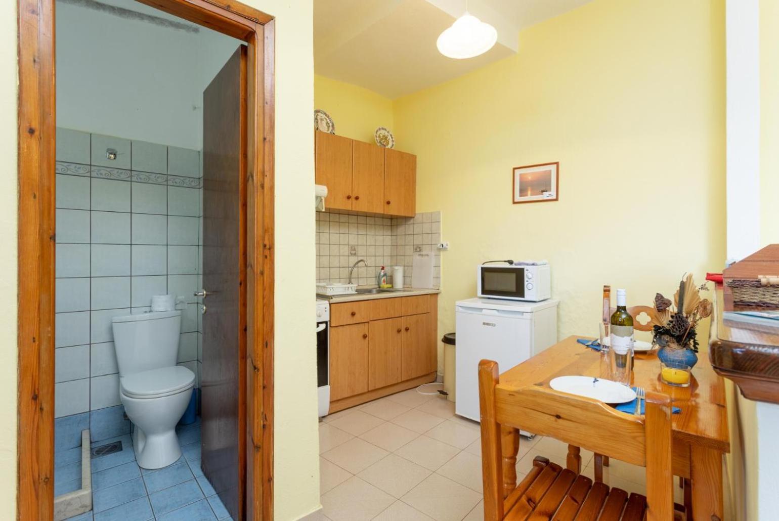 Dolphin Studio Apartment Tranakatika Exterior foto